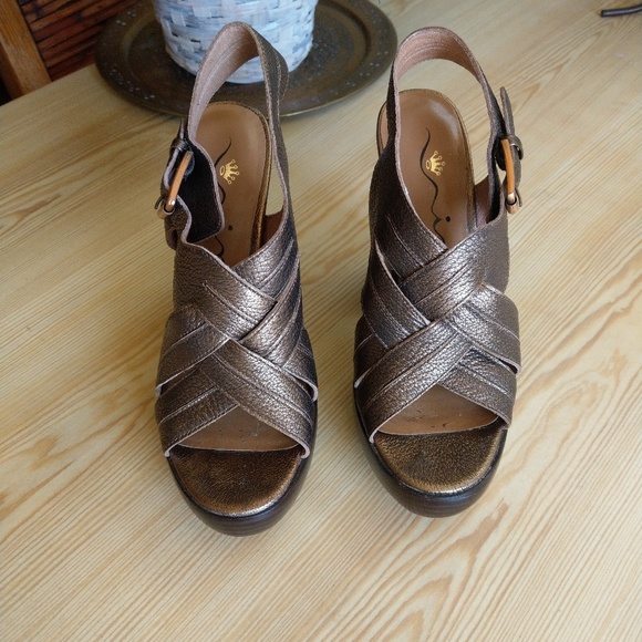 Nina Platform Sandals (7) - Picture 6 of 6